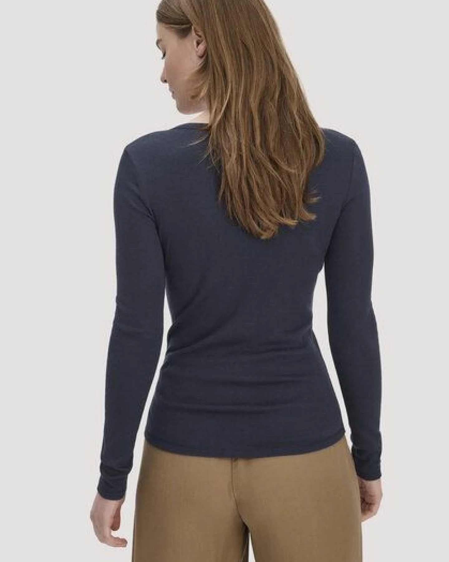 hessnatur Softrib Longsleeve Henley Fitted aus Bio-Baumwolle und Tencel Modal – Ansicht 2
