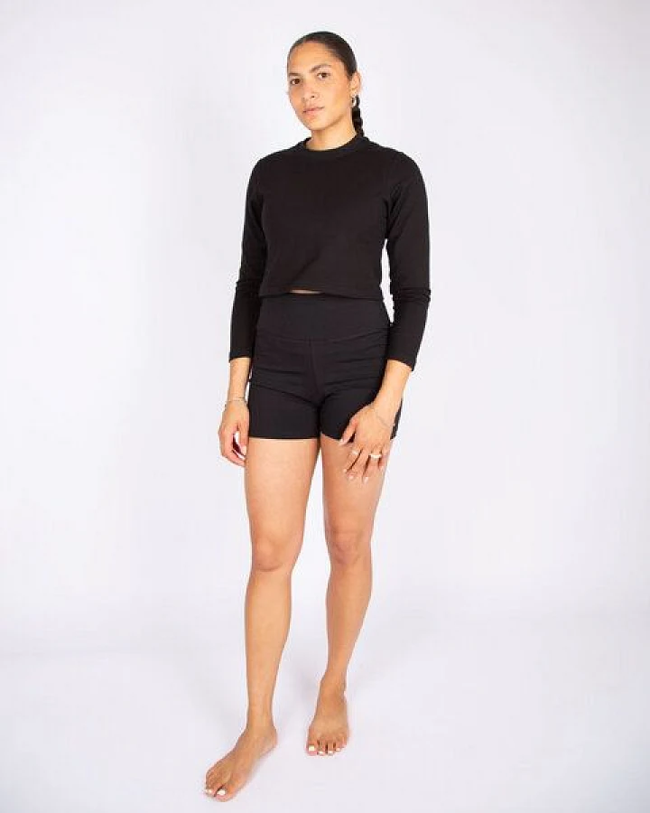 ÆVRIL Damen Kurze Yoga Leggings // Schwarz // Bio-Baumwolle