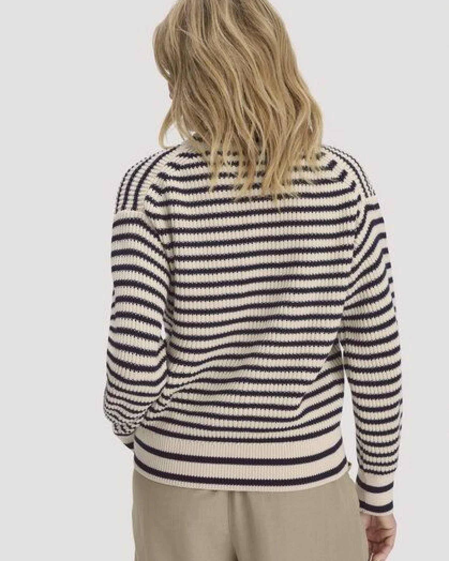 hessnatur Strick Pullover Relaxed aus reiner Bio-Baumwolle – Ansicht 2