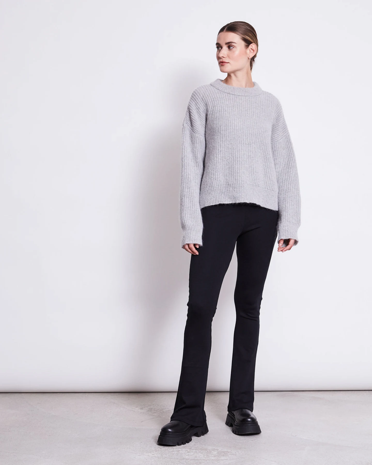 JAN N JUNE Damen vegan Leggings Flared Leggings Schwarz – Ansicht 2
