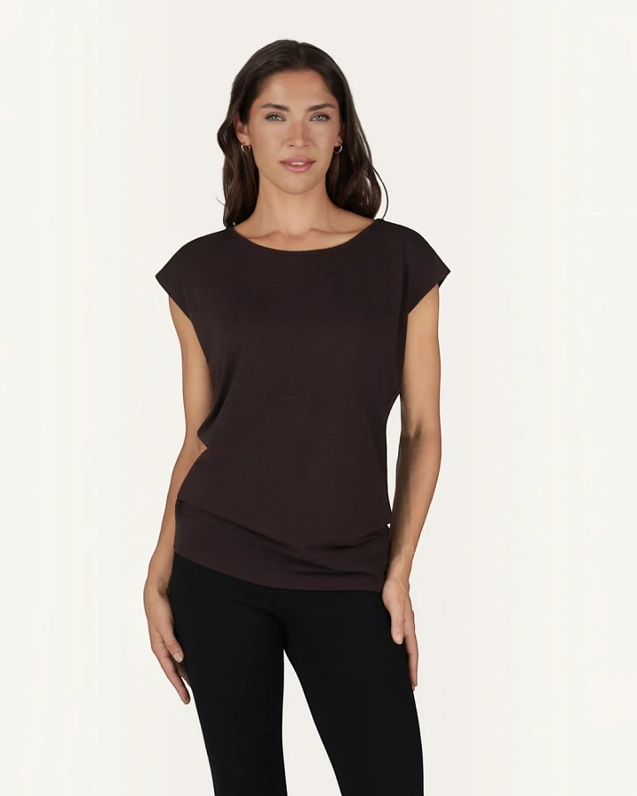 Urban Goddess Asana Tee - Coffee M/L