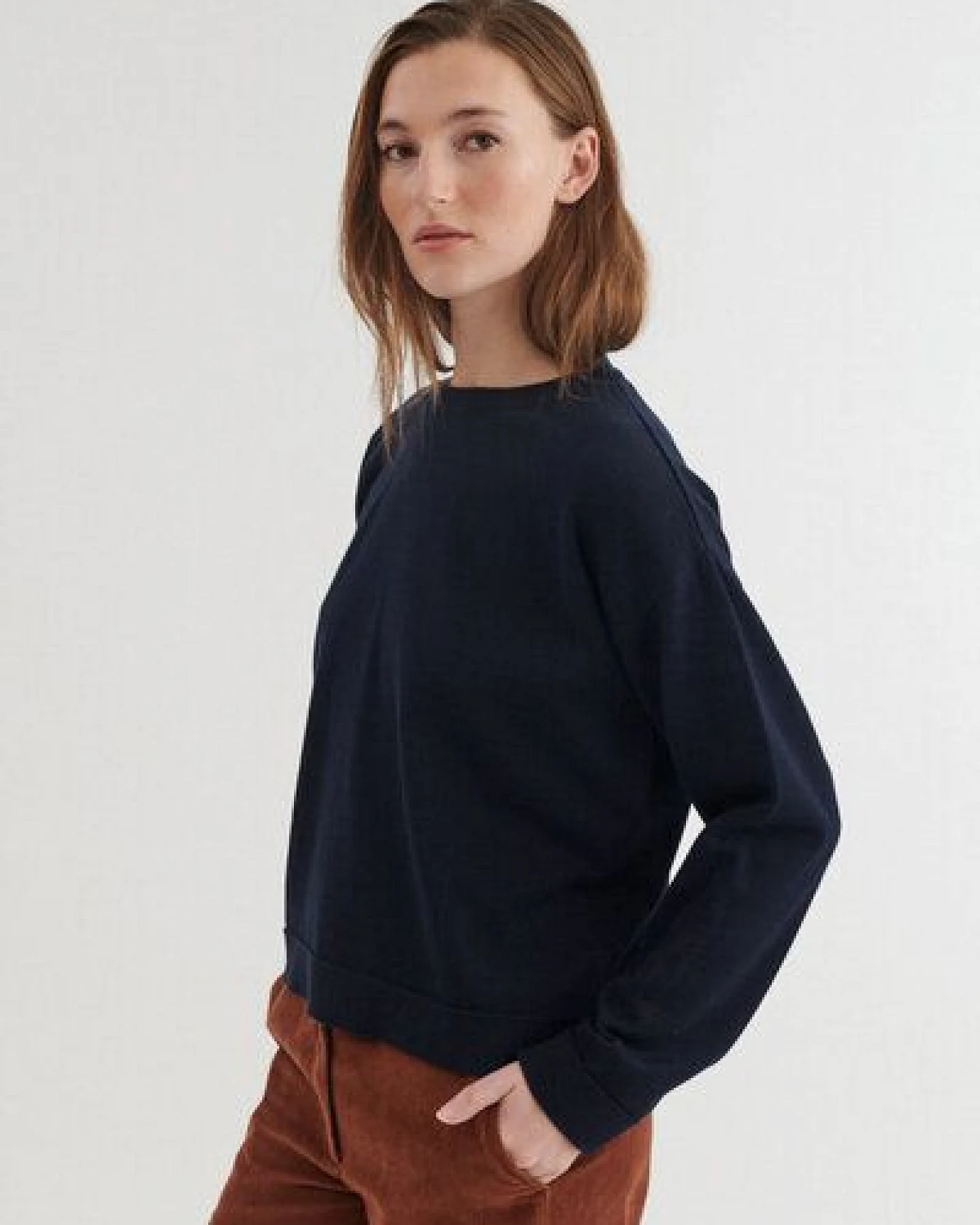 Basic Apparel Rundhals-Pullover KARI aus Bio-Baumwolle – Ansicht 3
