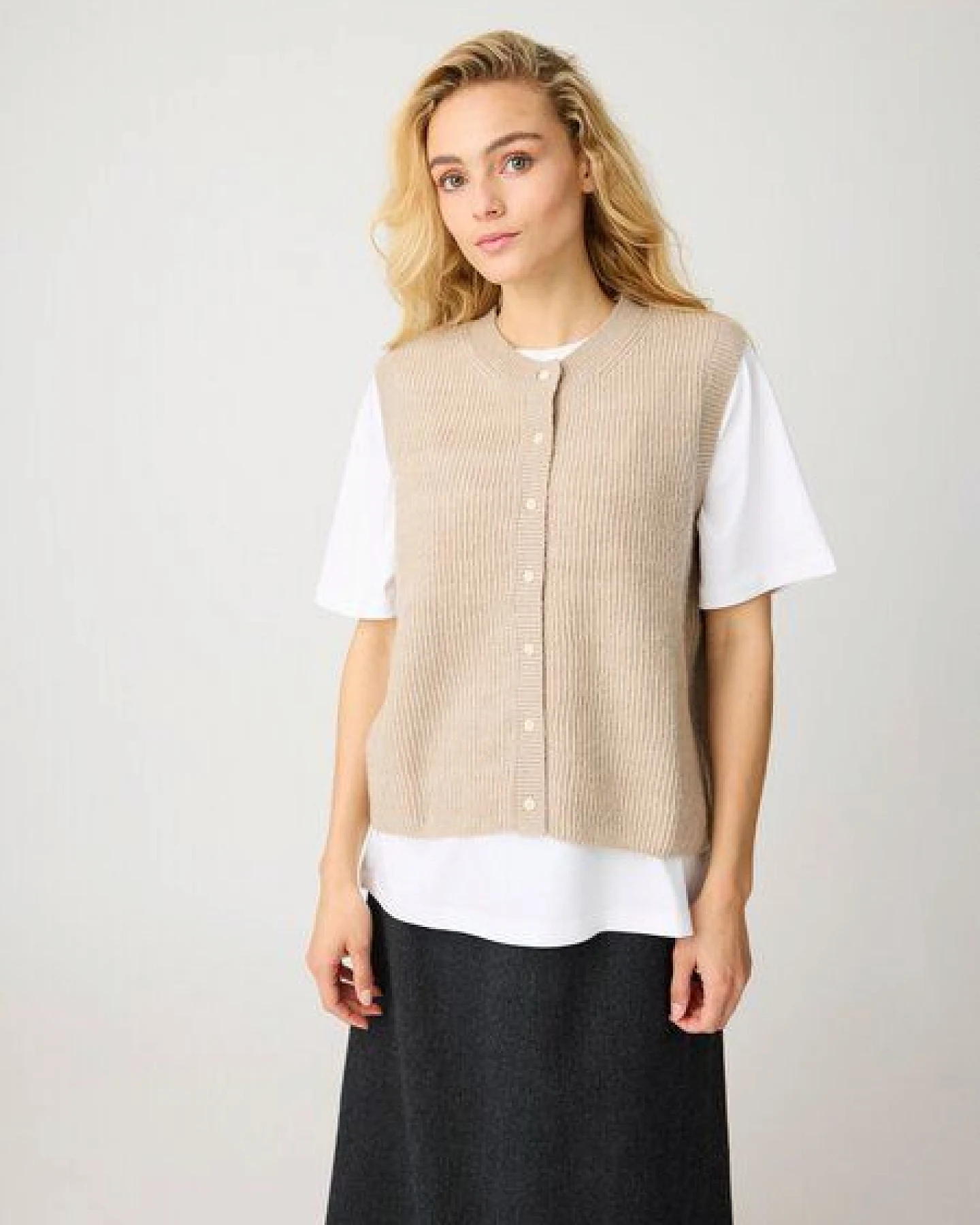 KnowledgeCotton Apparel Soufflé Strick-Weste mit Rundhalsausschnitt - Relaxed Fit - aus recyceltem Polyester – Ansicht 3