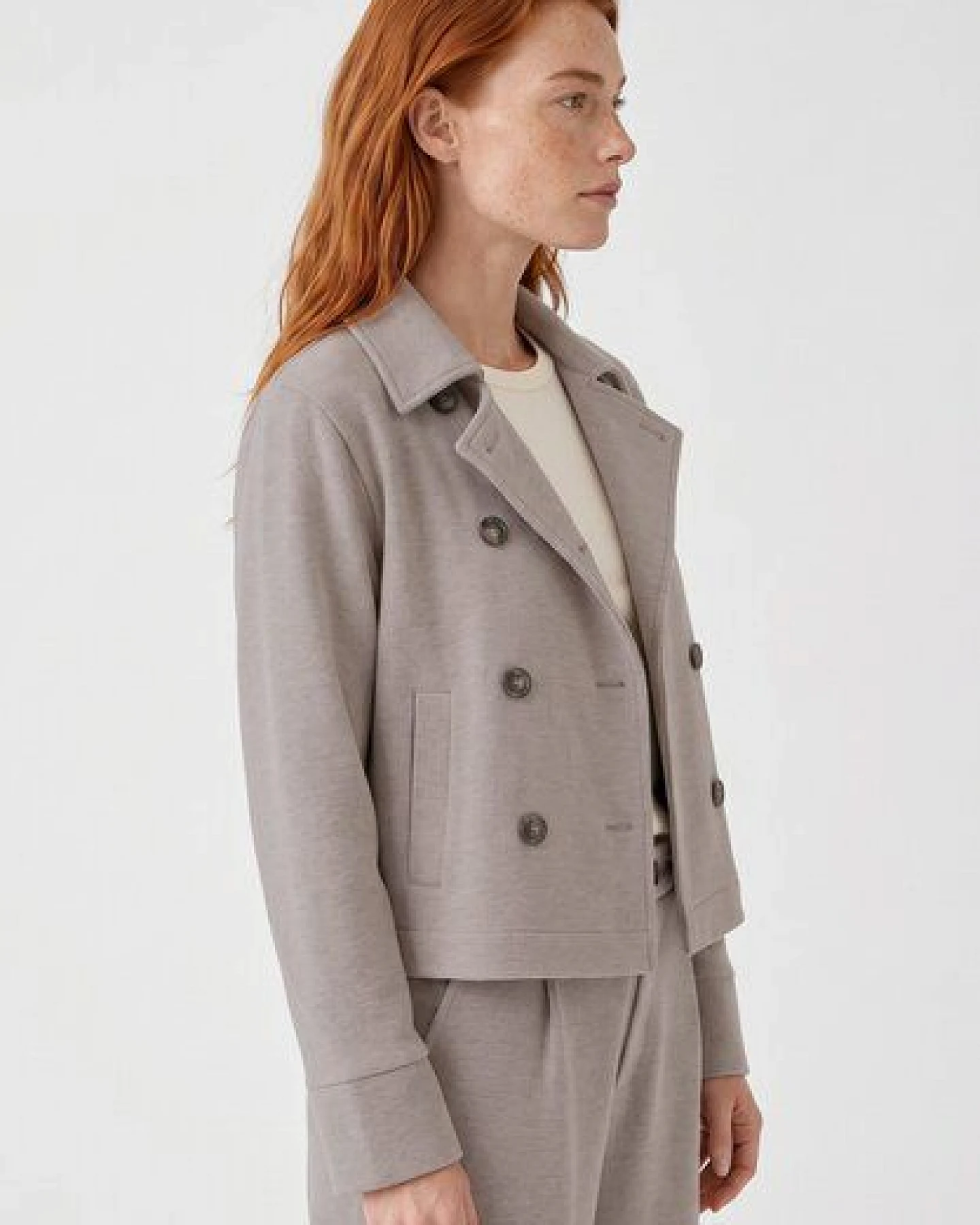 ORGANICATION Kurze Jacke aus recyceltem Polyester und Bio-Baumwolle – Ansicht 3