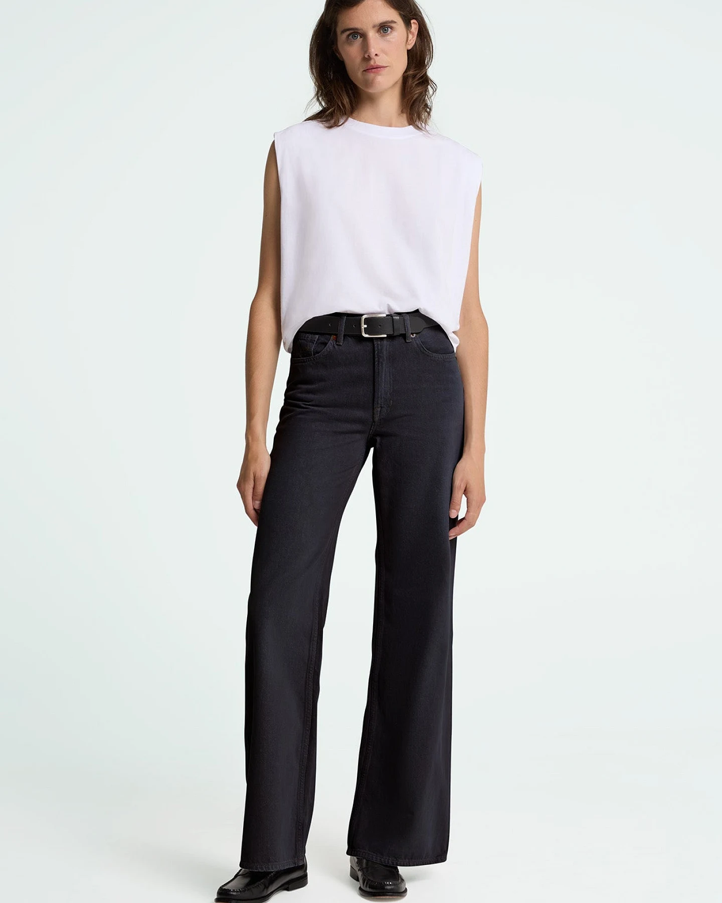 Kings of Indigo Damen vegan Flared Jeans Jane Washed Schwarz – Ansicht 2