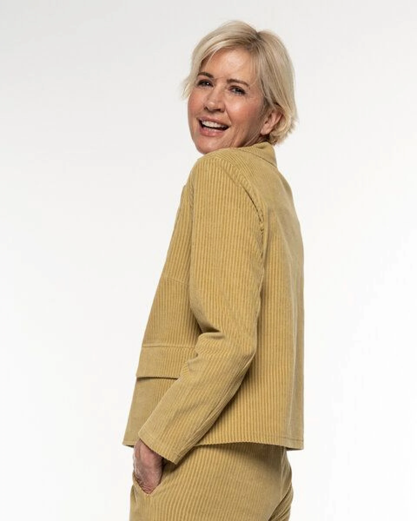 Alma & Lovis Stylisches Cord-Jacket aus Organic Cotton – Ansicht 4