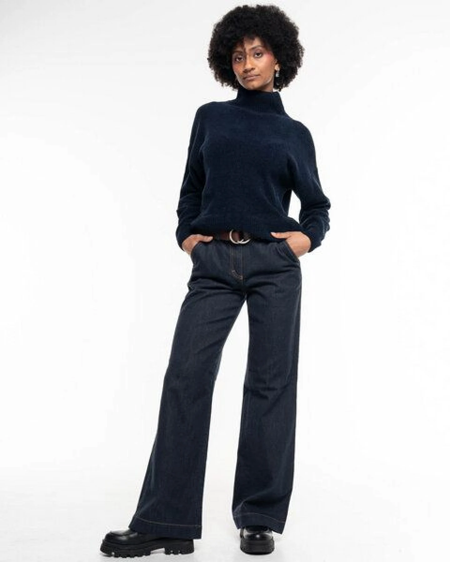 Alma & Lovis Supersofter Chenille-Pullover aus Organic Cotton – Ansicht 2