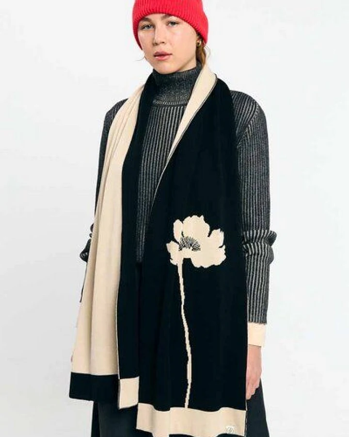 Schwarz-Beige-Blume