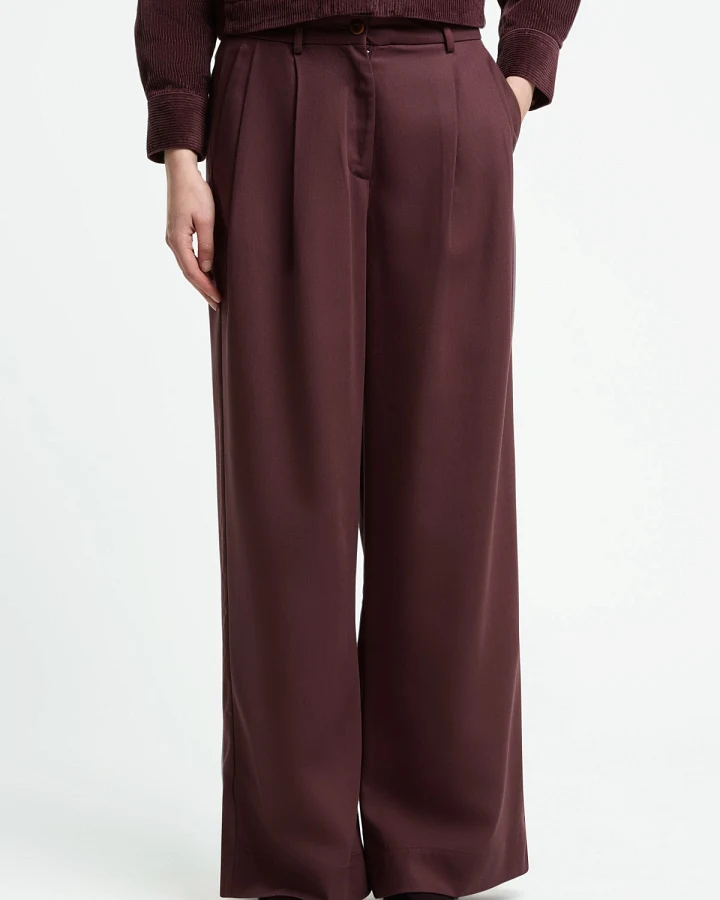 Hose Larena Braun