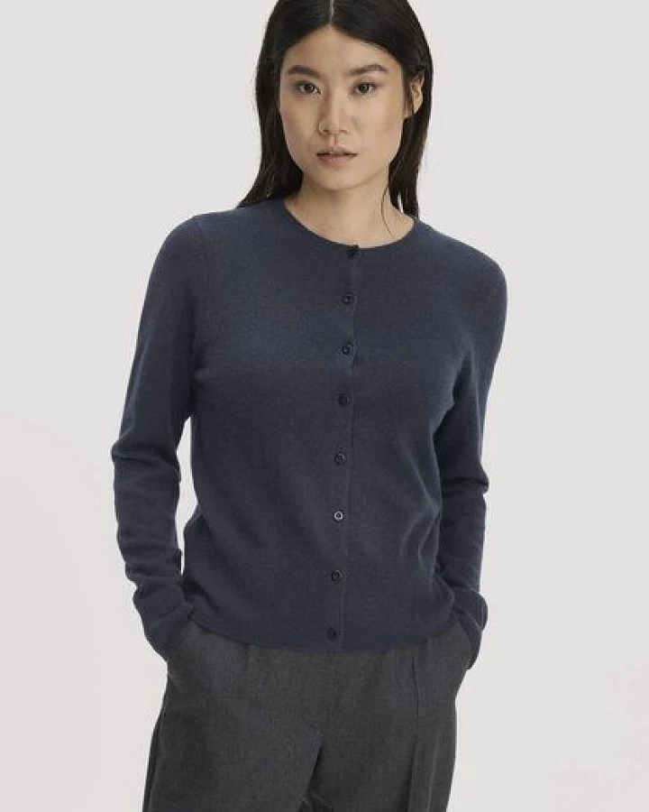 hessnatur Strick Jacke Regular BETTER RECYCLING aus reinem Cashmere