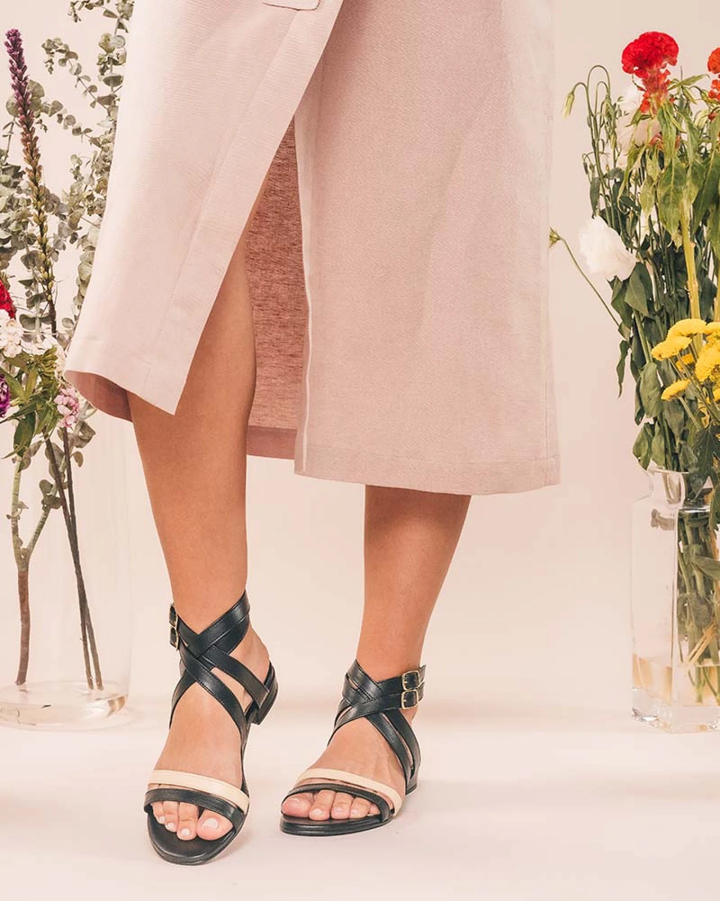 NAE Damen vegan Sandalen Olga Beige Schwarz – Ansicht 2