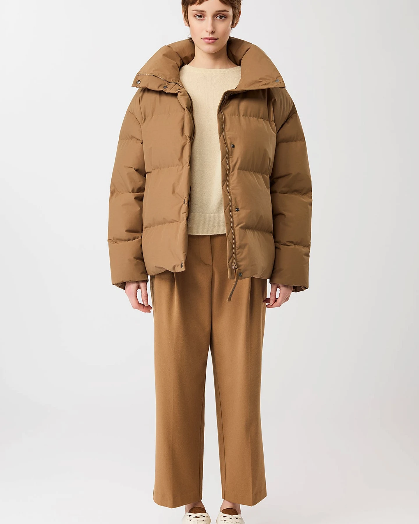 LangerChen Damen vegan Steppjacke Mit Stehkragen Farbe Eiche – Ansicht 2
