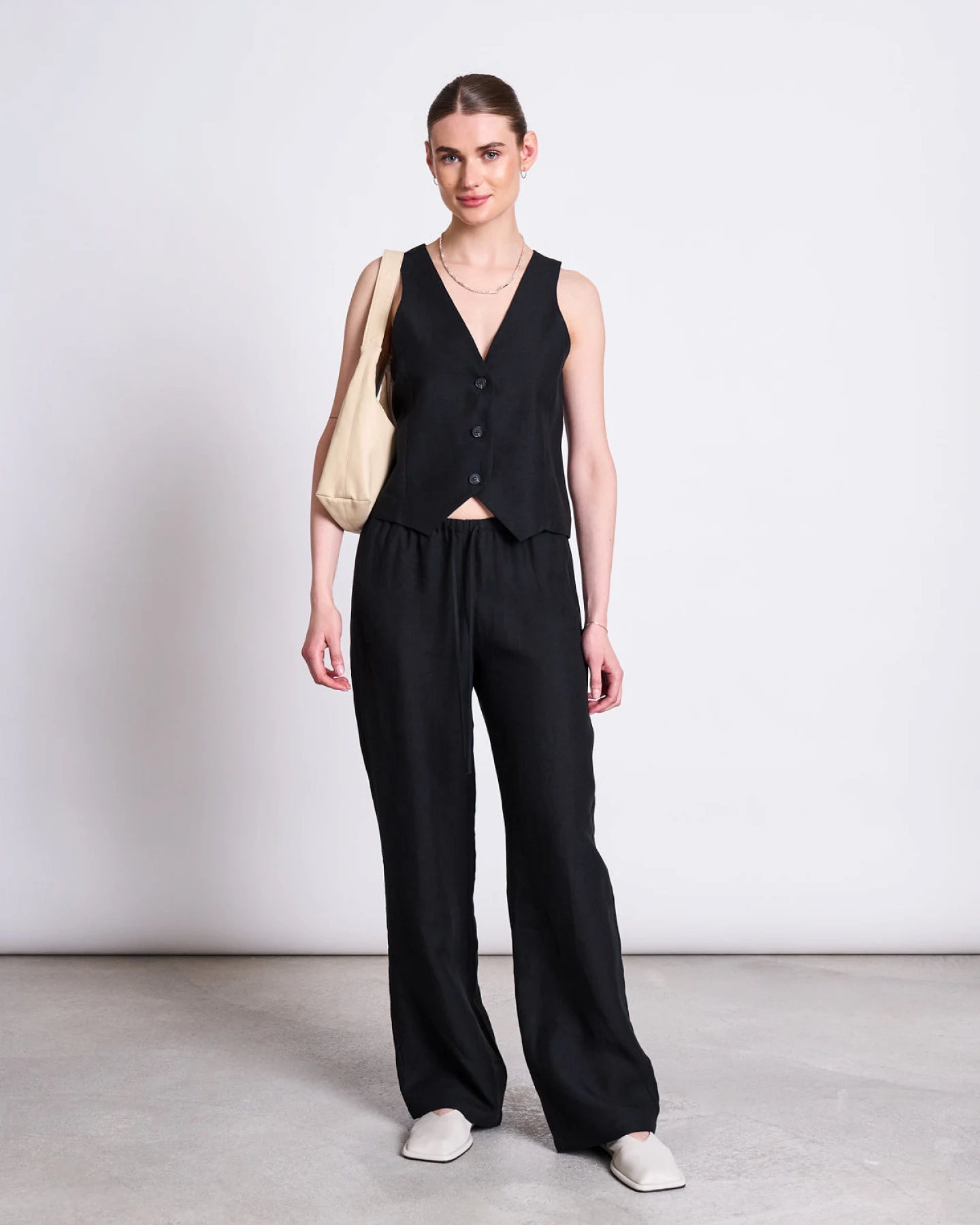 JAN N JUNE Damen vegan Weste Hvide Schwarz – Ansicht 2