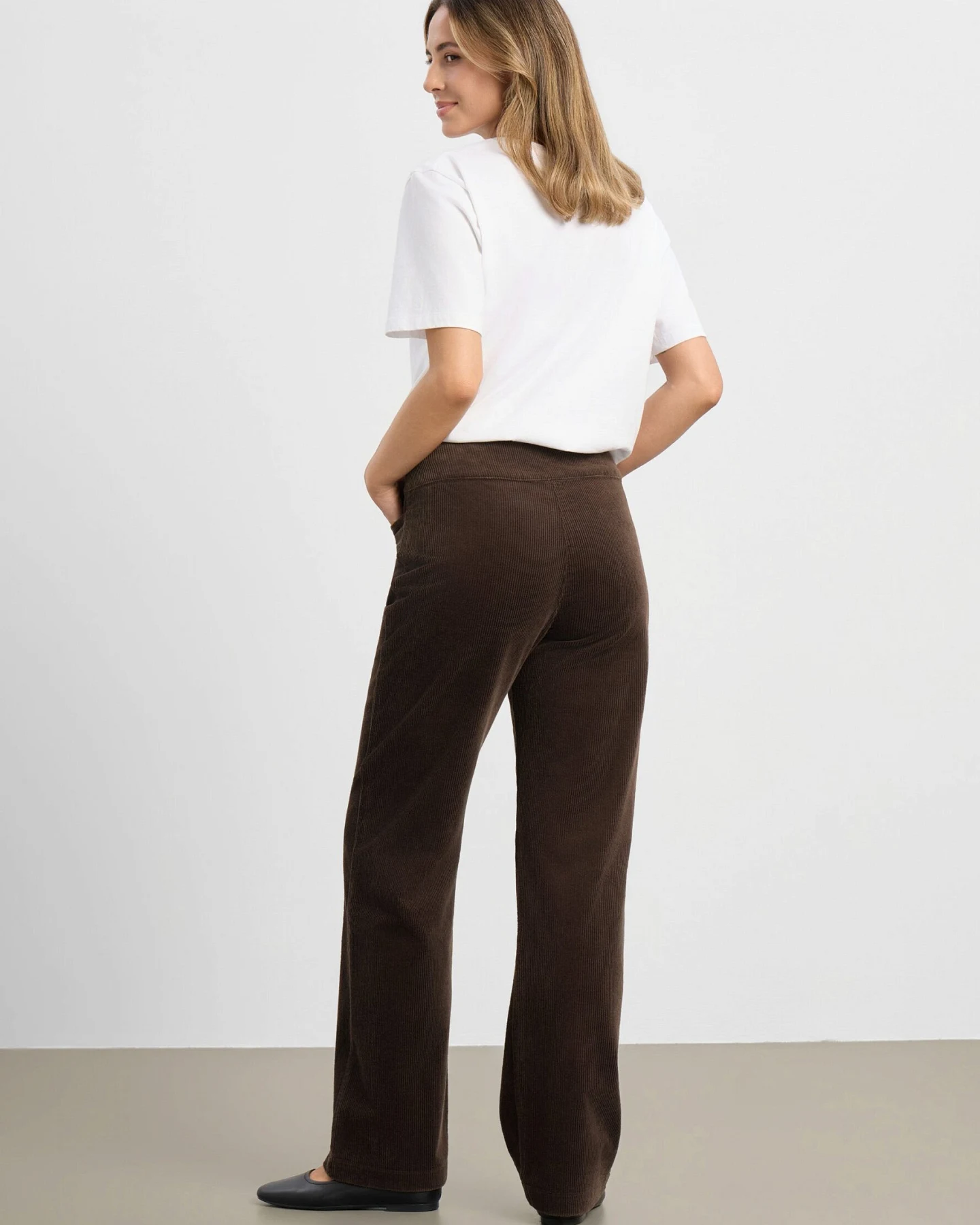 LAURIE Damen vegan Hose Thea Straight Cord Mittellang Braun – Ansicht 2
