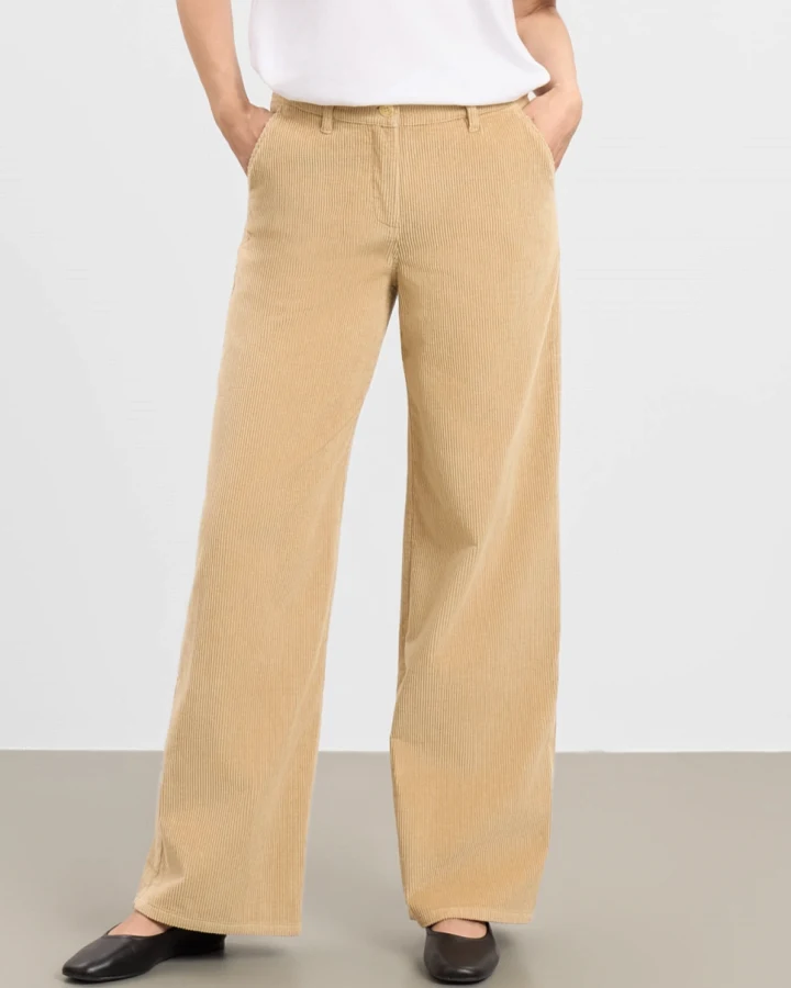 LAURIE Damen vegan Cordhose Charm Loose Medium Length Cafe Latte