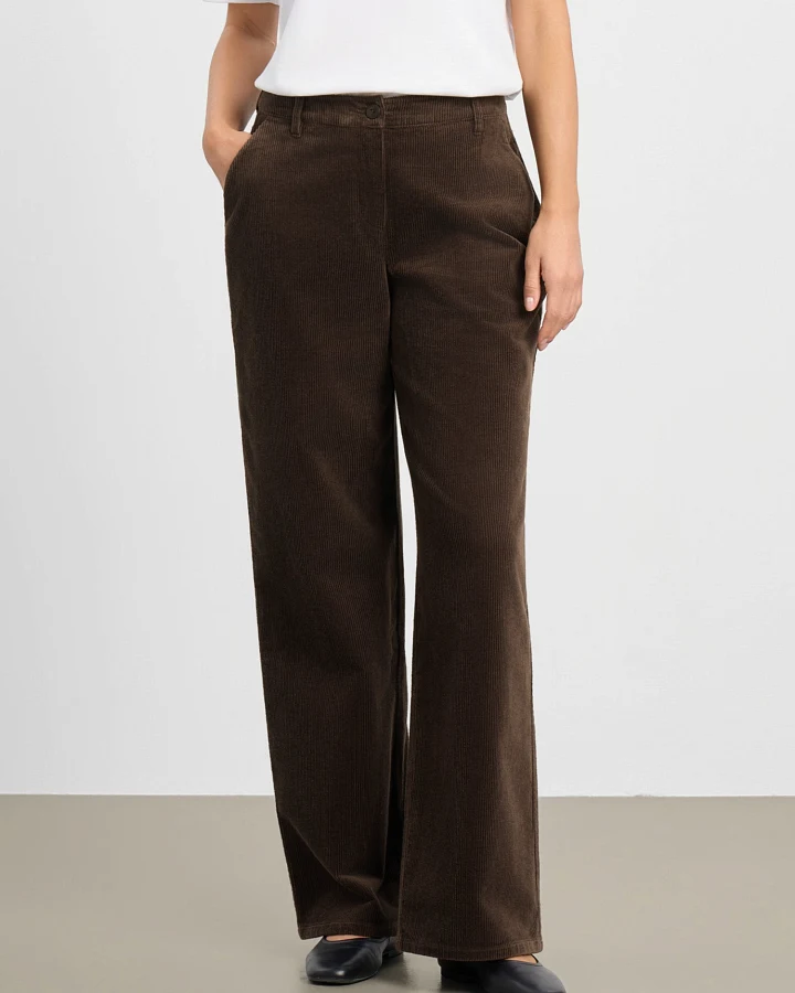 LAURIE Damen vegan Hose Charm Locker Sitzend Cord Mittellang Braun