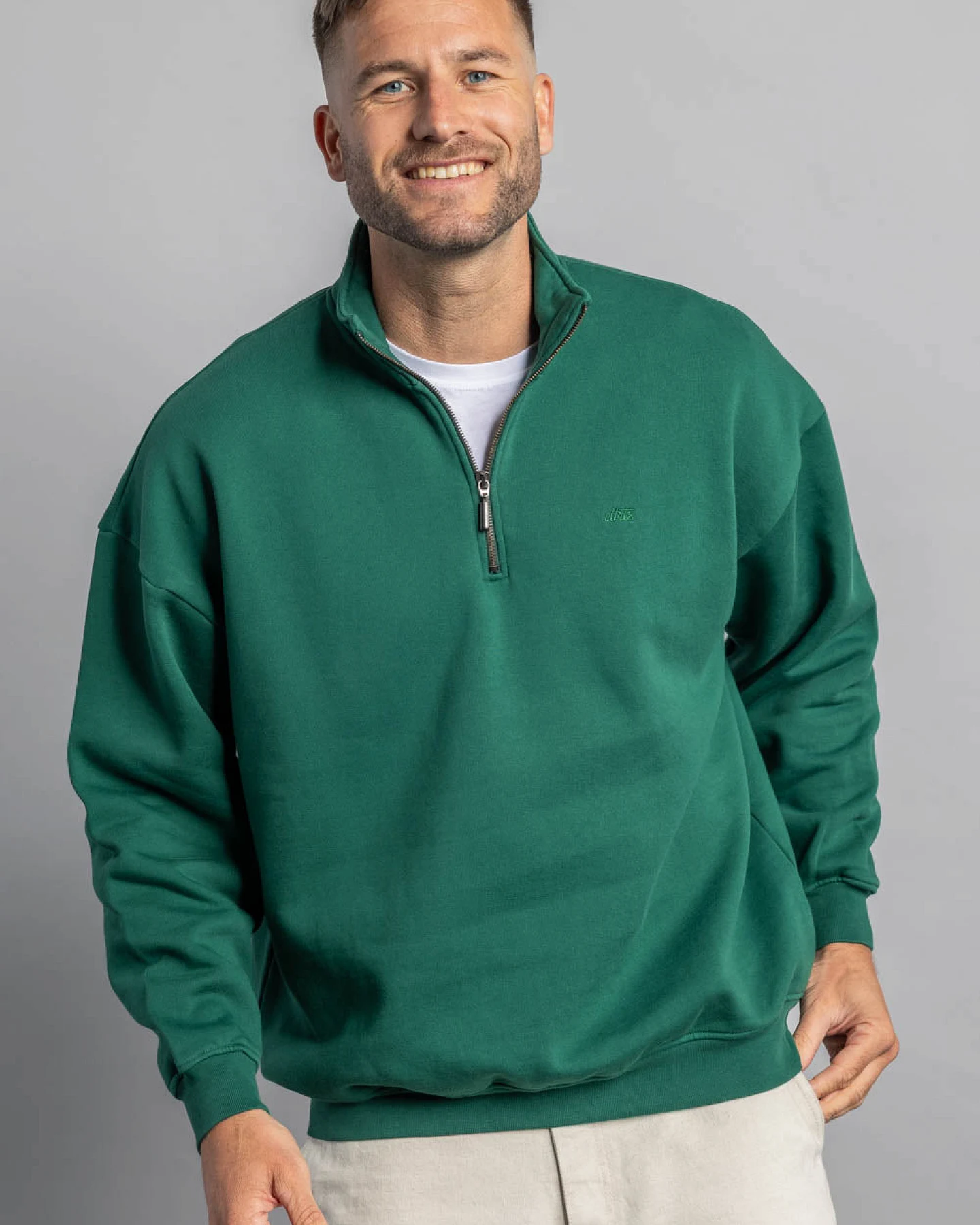 DIRTS Herren vegan Pullover Quarter Zip Oversized Court Grün – Ansicht 2