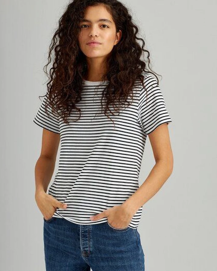 Stripes (Schwarzweiß)