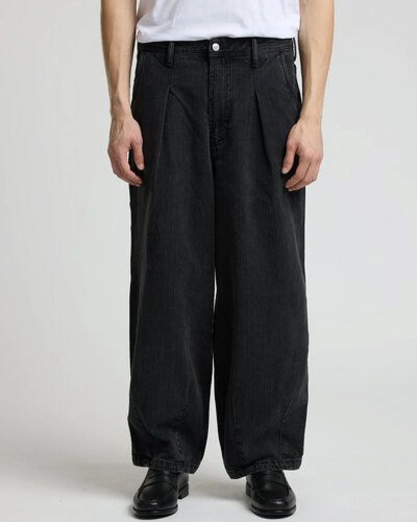Kings Of Indigo Jeans Sabium Stripe Black Worn – Ansicht 3