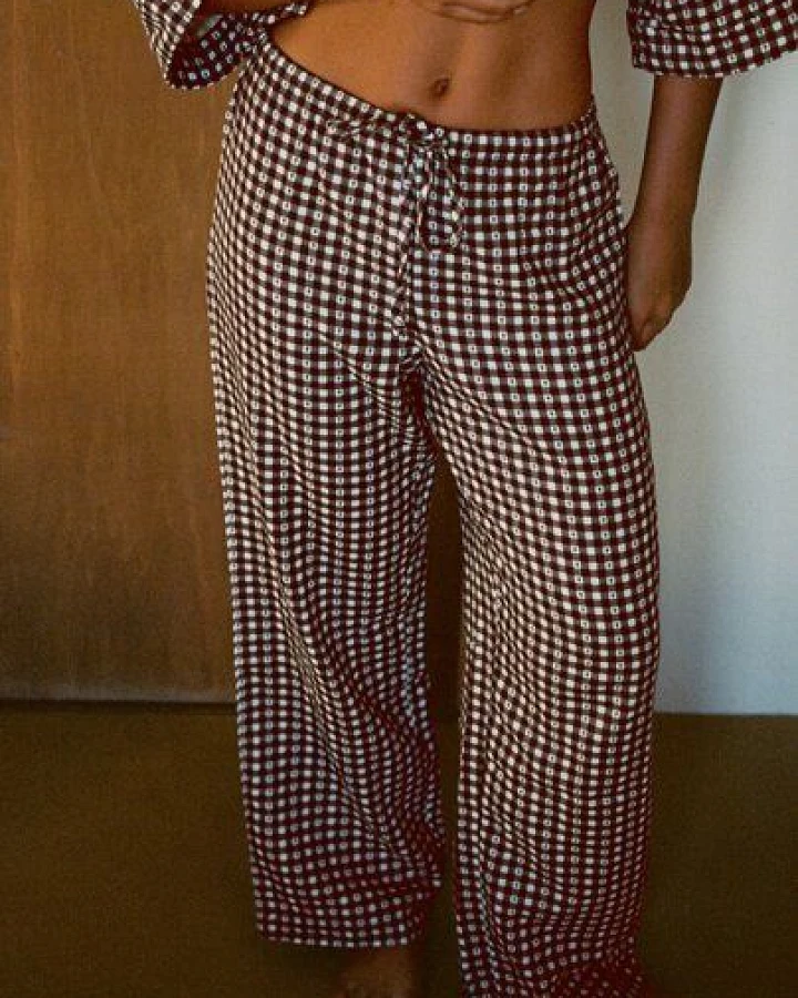 Nénés Hose Axelle