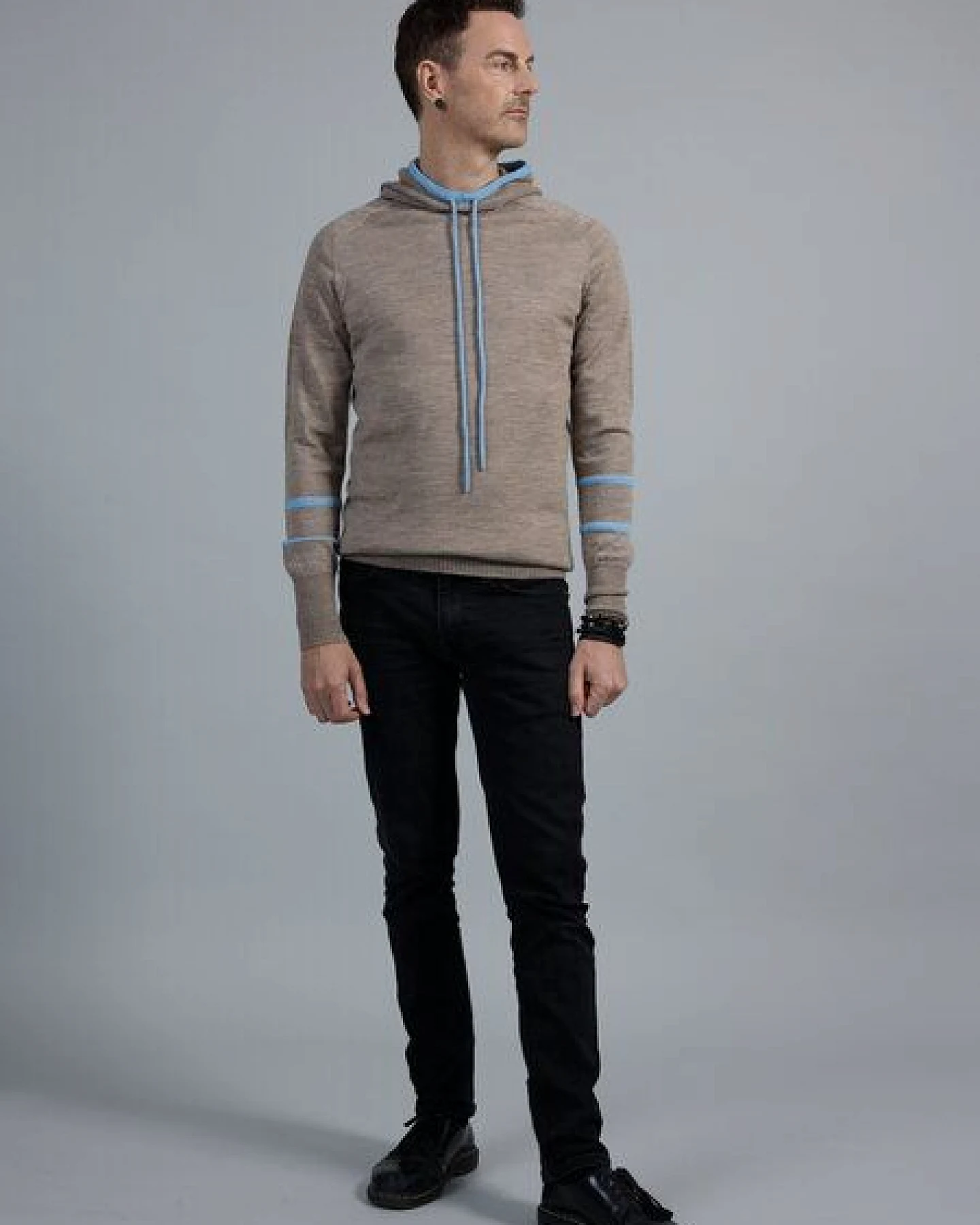 Susan's Fashion Hoodie Charlie für Männer aus Biomerinowolle – Ansicht 3