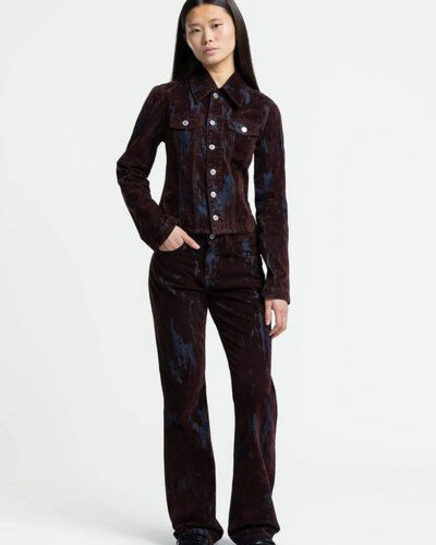Kings Of Indigo Jeans Teruko - Mid Rise Flared - Fudge Larissa Flock – Ansicht 2