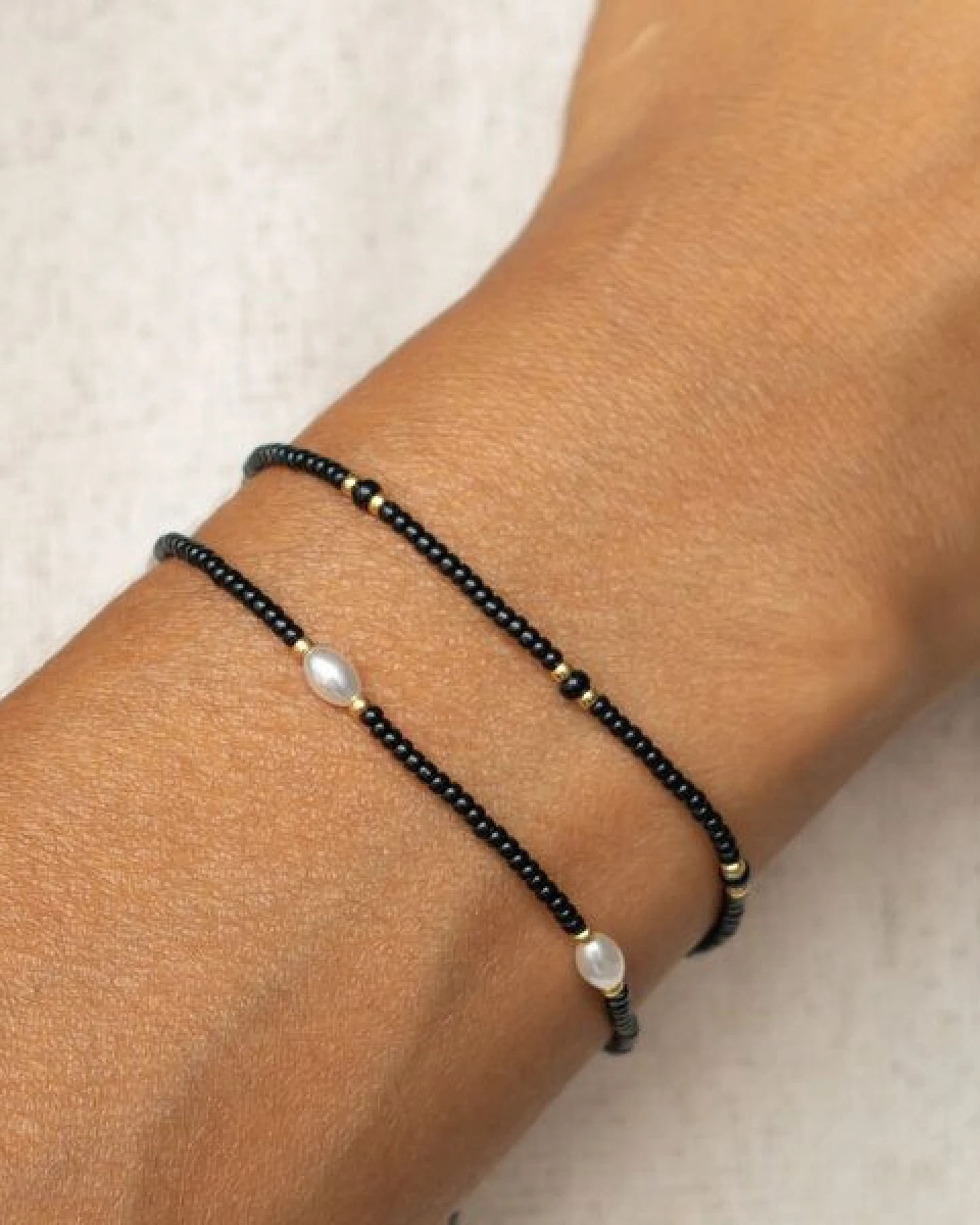 juni Schwarzes Perlenarmband Lola - optional als Set – Ansicht 3