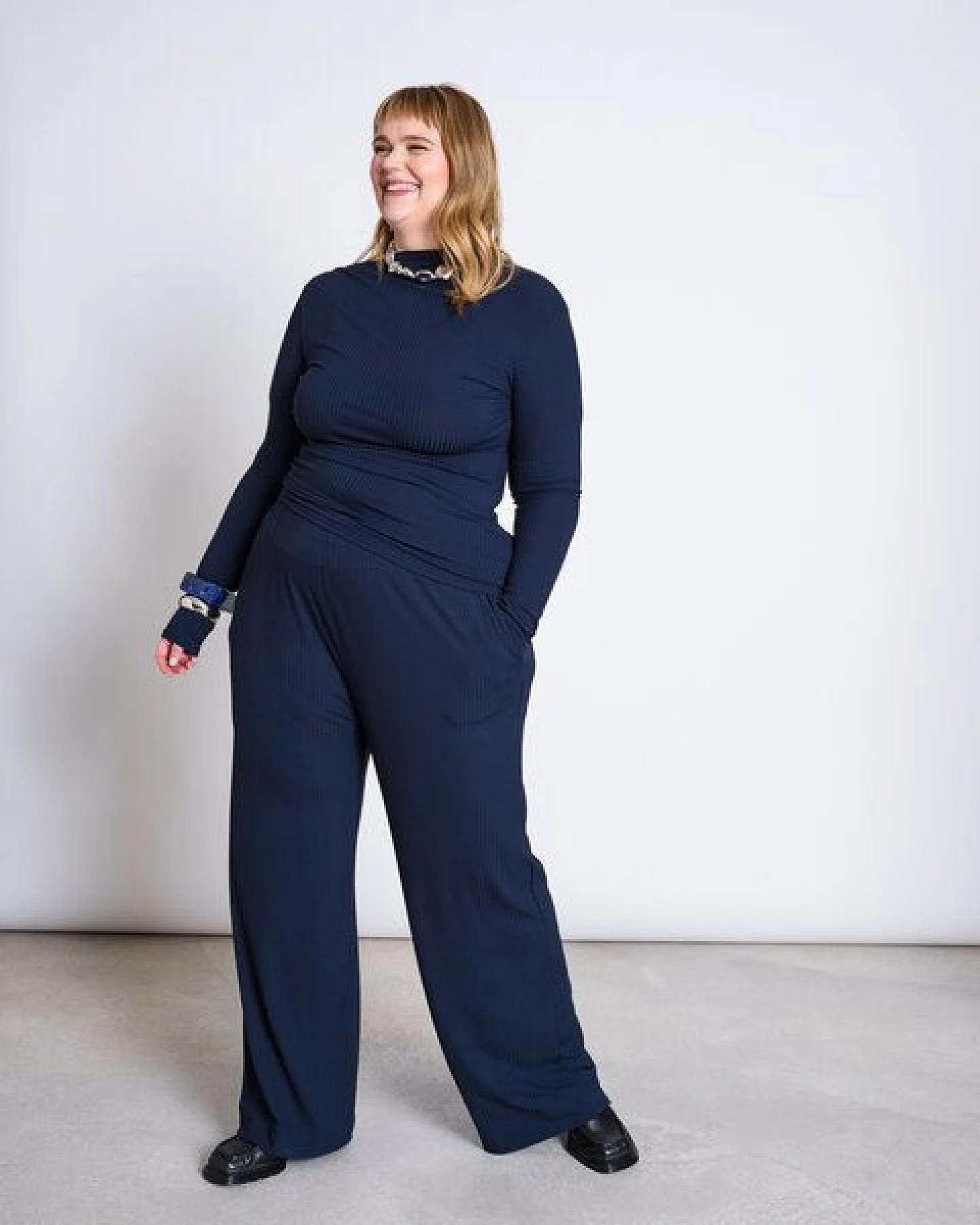 JAN N JUNE Asymmetrisches Longsleeve TOVE aus Lyocell – Ansicht 3
