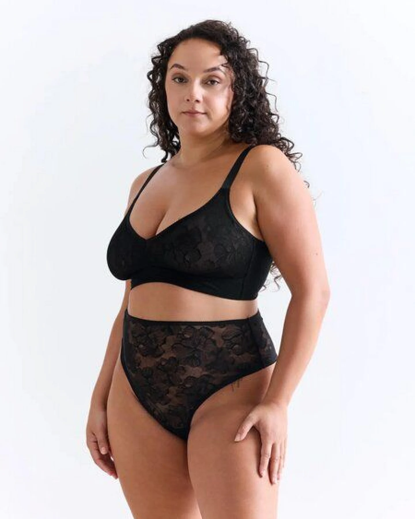 erlich textil Sleek Lace High Waist String aus Spitze, hergestellt in der Türkei – Ansicht 3