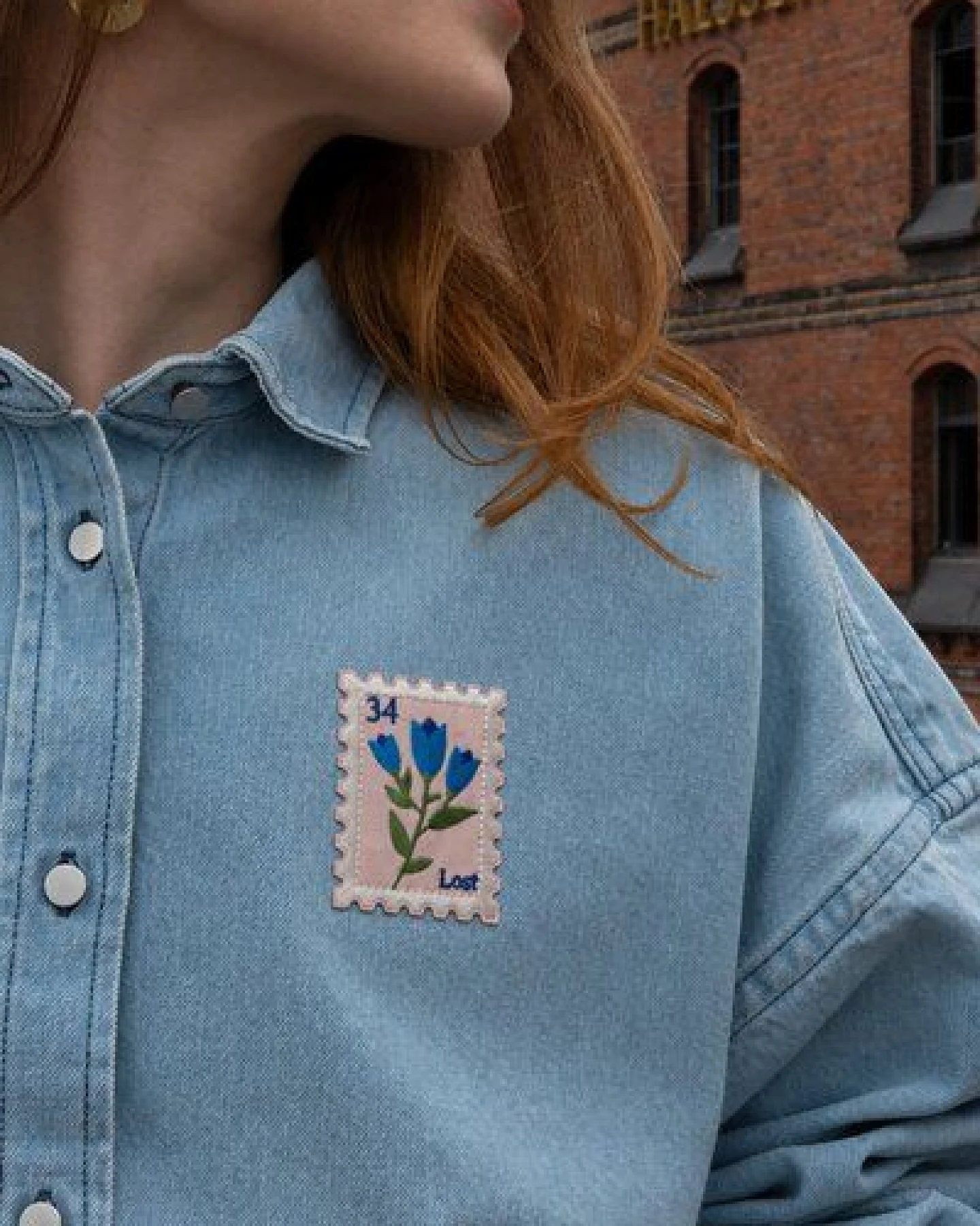 LITSCHI DESIGNS OVERSIZE CROPPED JEANSHEMD "STAMP" – Ansicht 4