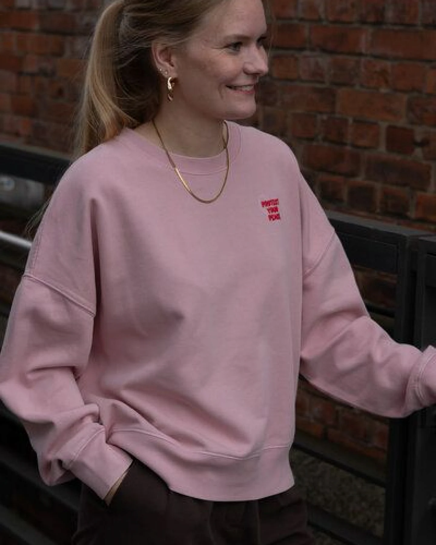 LITSCHI DESIGNS RELAXED SWEATER VINTAGE PINK mit PUFFPRINT – Ansicht 3