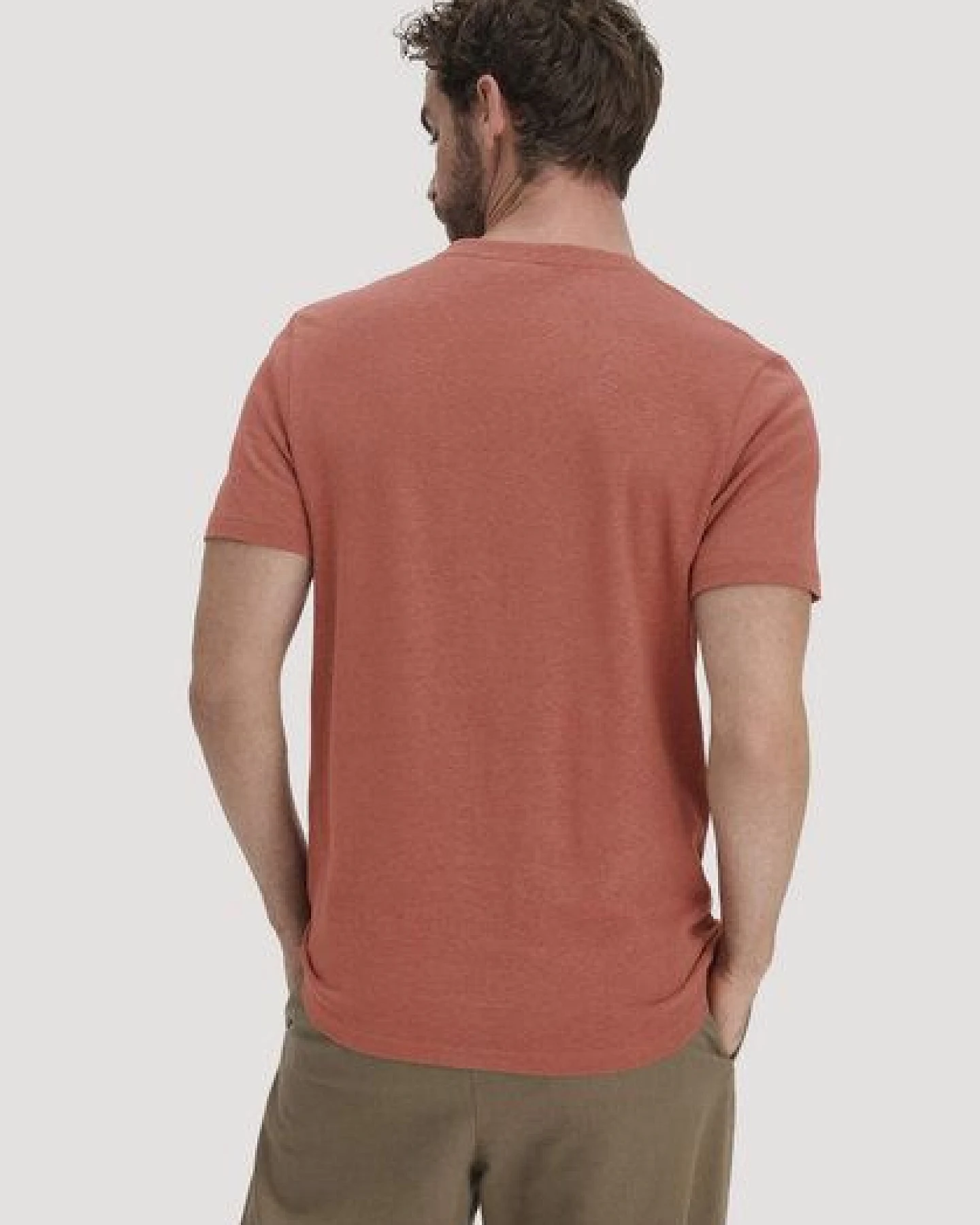 hessnatur Henley Shirt Regular aus Bio-Baumwolle und Leinen – Ansicht 2