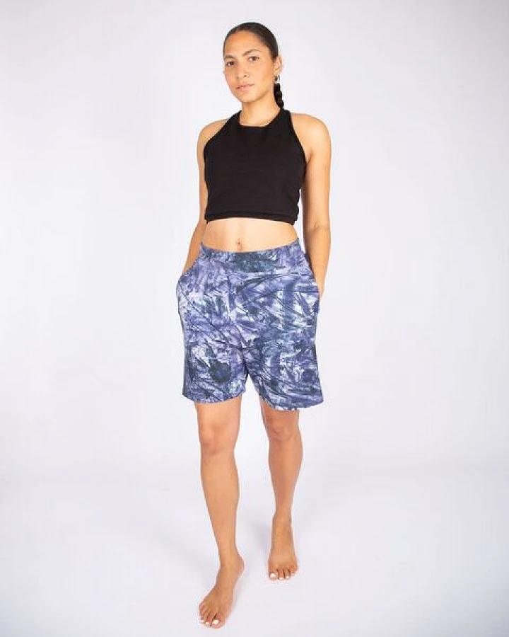 ÆVRIL Unisex Kurze Yogahose // Tobiume Print // Bio-Baumwolle