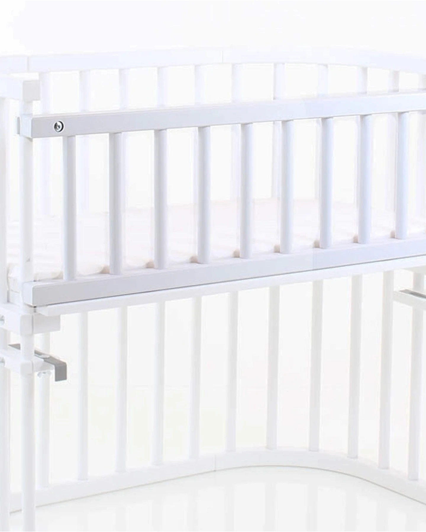 Babybay Verschlußgitter Maxi, Buche massiv, weiß lackiert einfache Montage – Ansicht 2