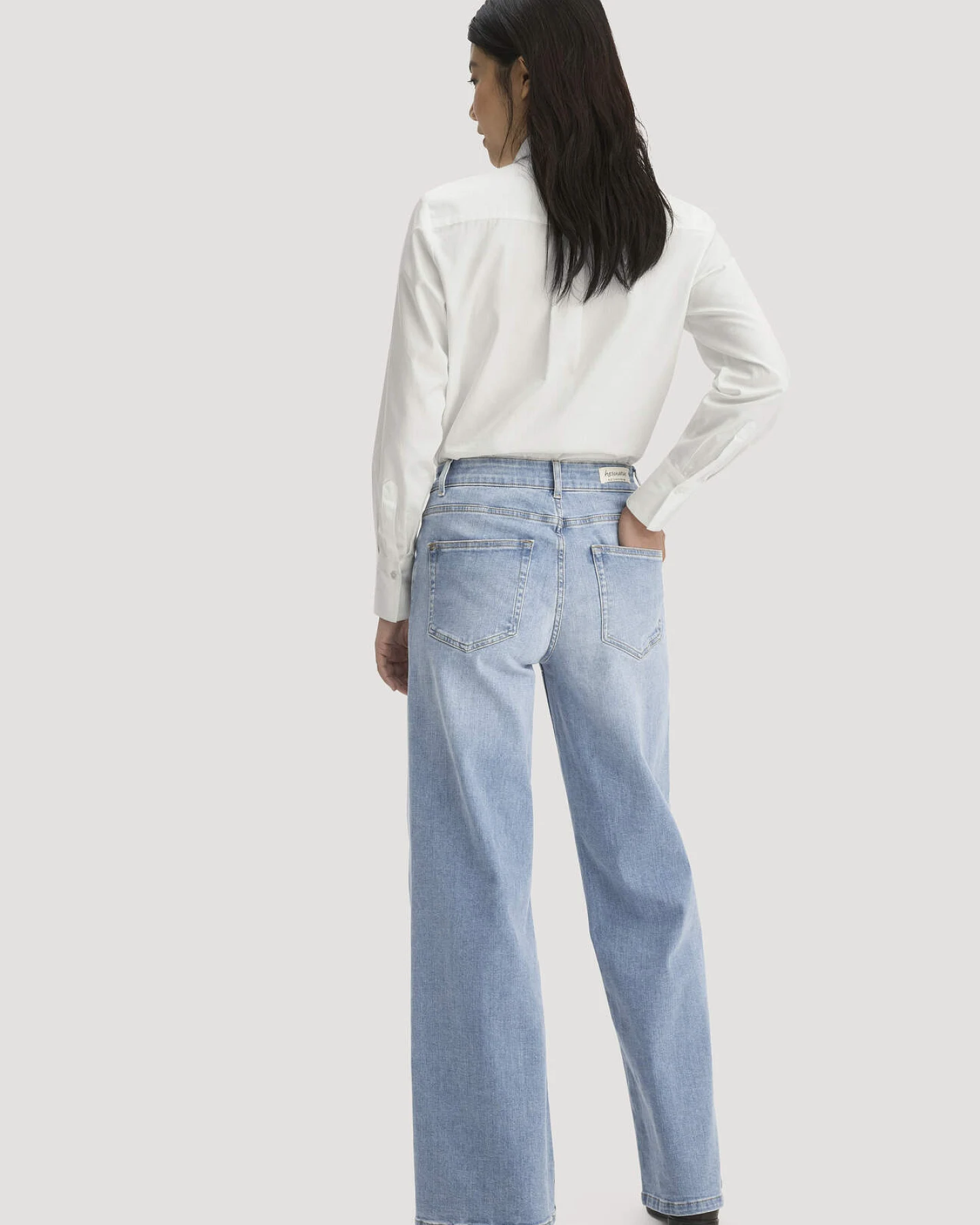 hessnatur Damen Jeans ALVA Wide Leg aus Bio-Denim - blau - Größe 34/32 – Ansicht 2
