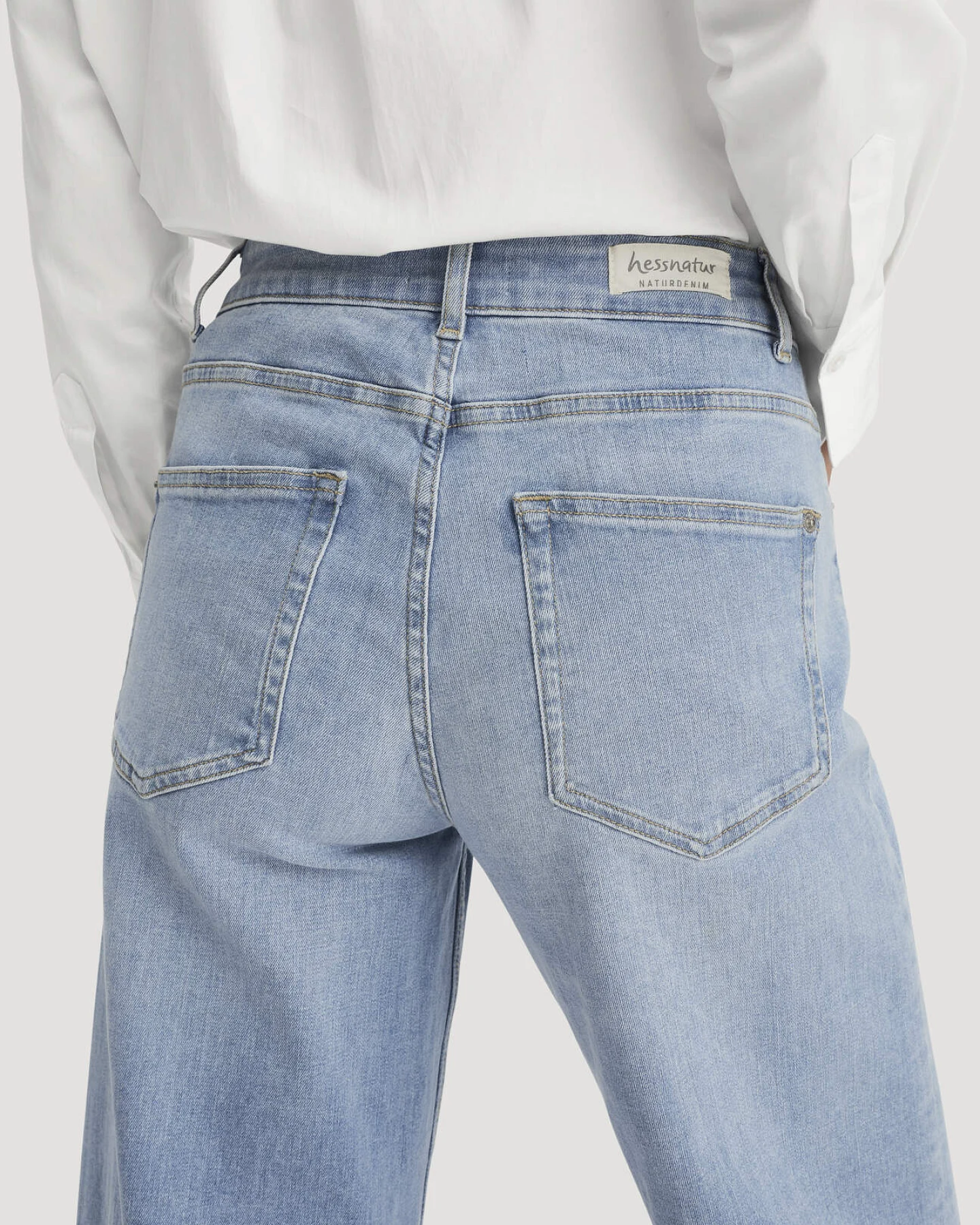 hessnatur Damen Jeans ALVA Wide Leg aus Bio-Denim - blau - Größe 34/32 – Ansicht 3
