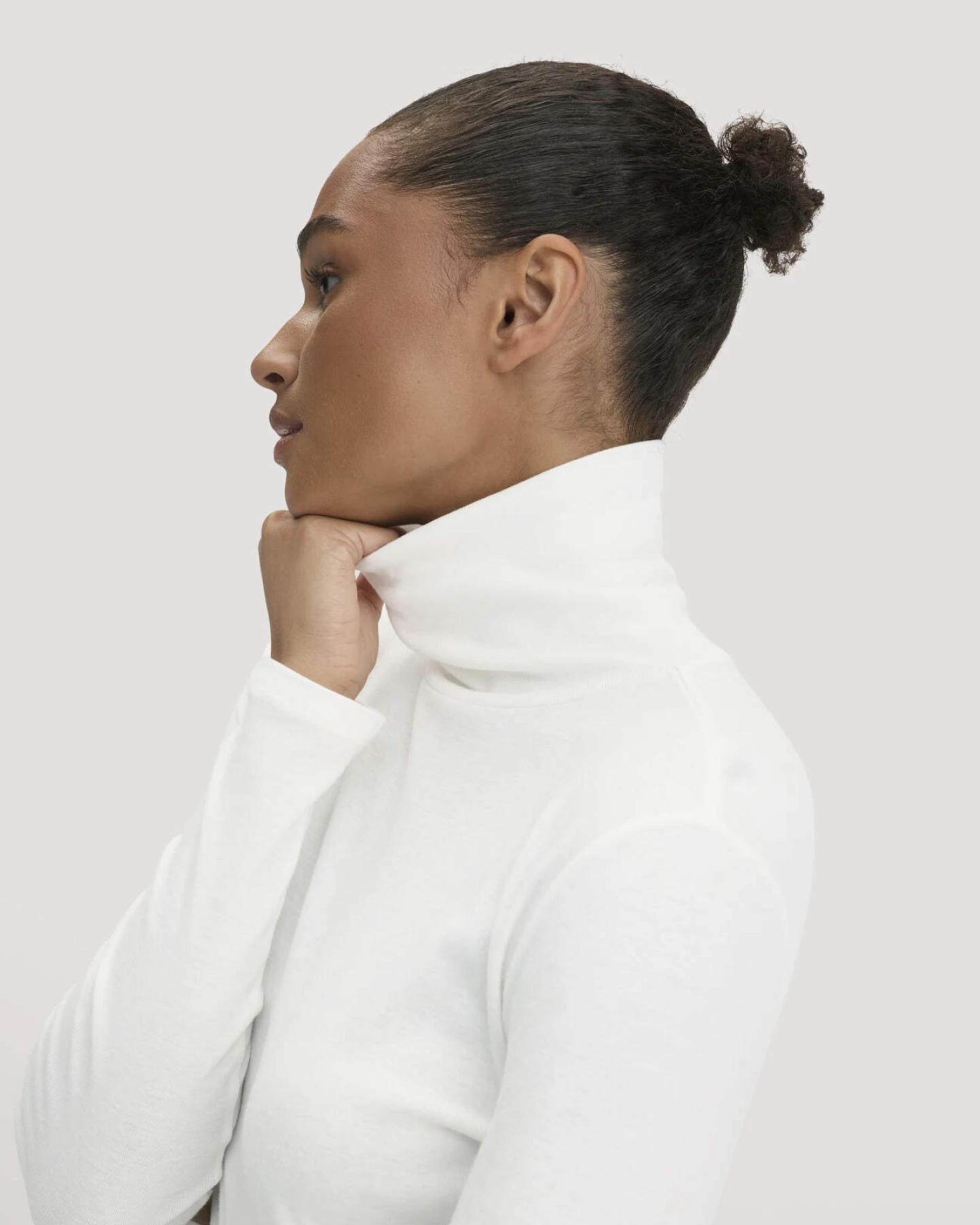 hessnatur Damen Softrib Longsleeve Fitted aus Bio-Baumwolle und TENCEL™ Modal - weiß - Größe 46 – Ansicht 4