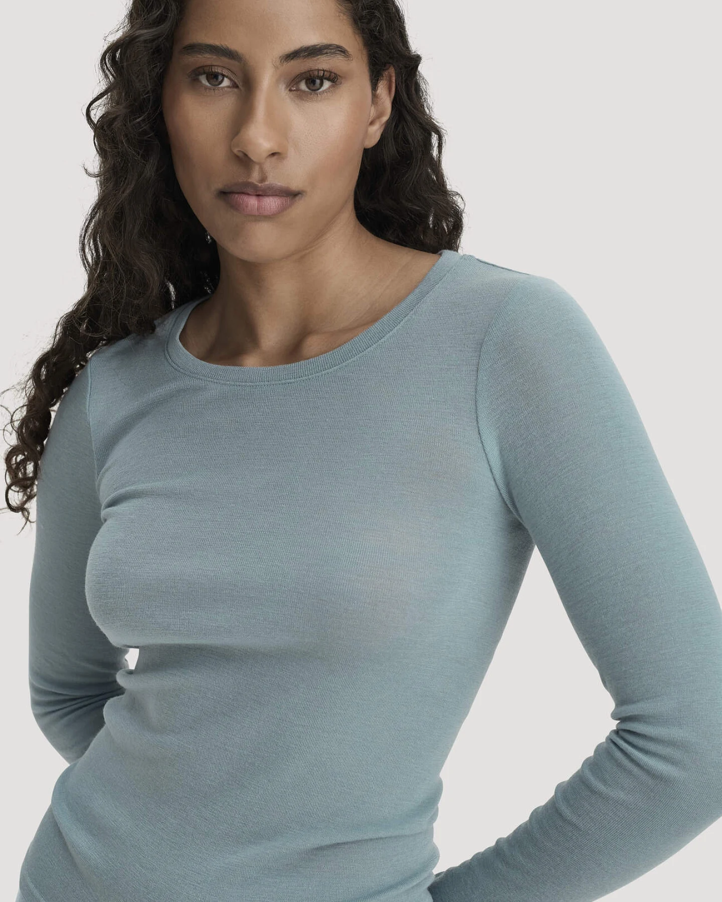 hessnatur Damen Longsleeve PURE FUNCTION aus Bio-Merinowolle mit Seide - blau - Größe 34 – Ansicht 2
