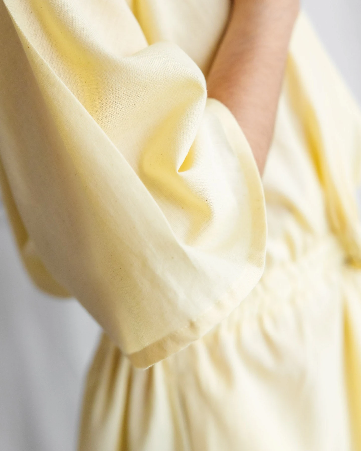Jyoti - Fair Works Damen vegan Kleid Vaasi Zitronengelb – Ansicht 2