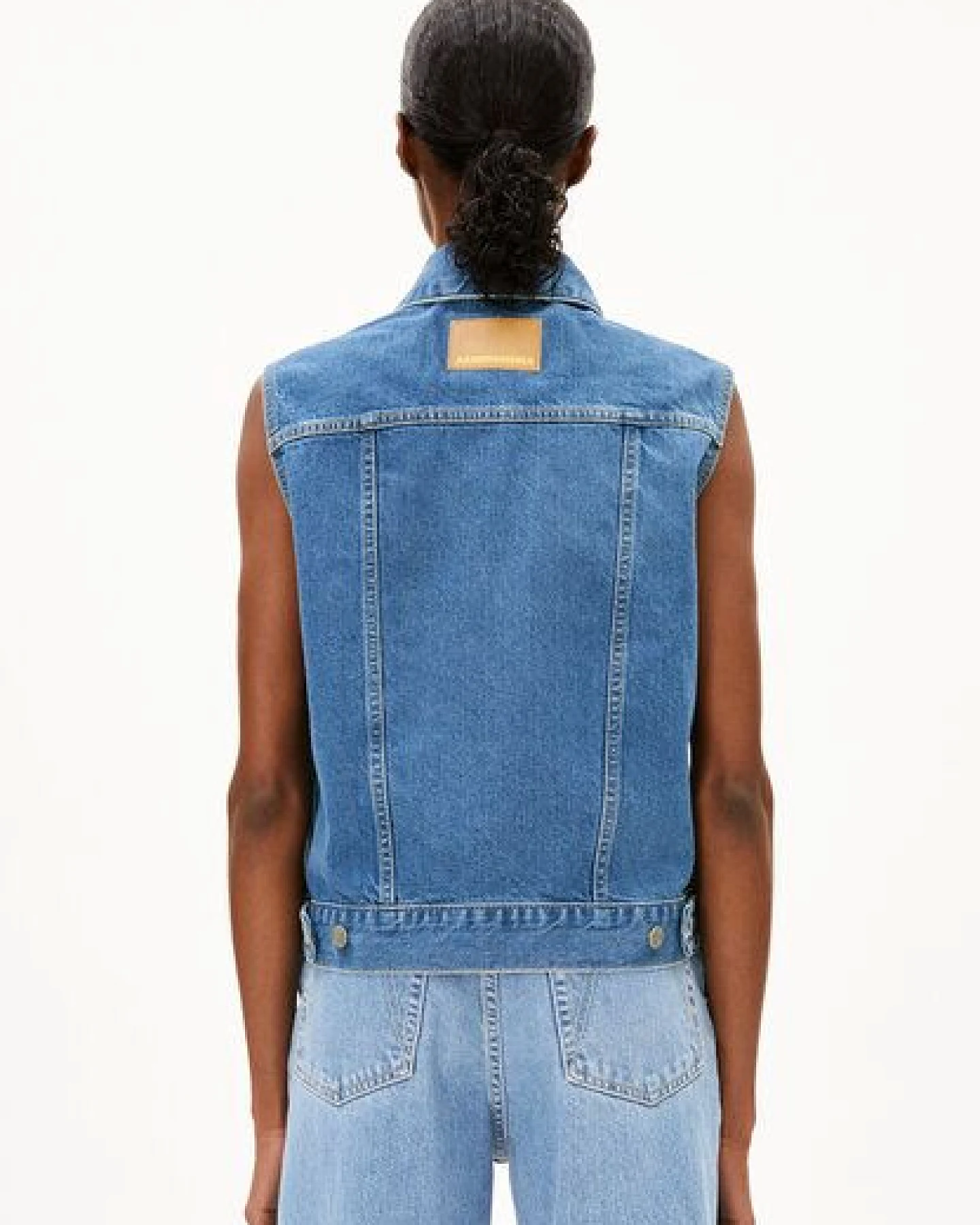 ARMEDANGELS ERSAA Damen Jeansweste aus recycelter Baumwolle – Ansicht 2