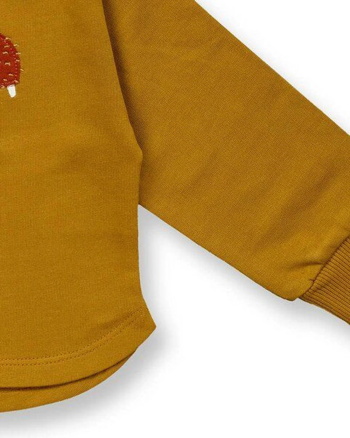 Sense Organics Baby Sweatshirt mit Igel-Motiv auf Currygelb, Modell ABISSA – Ansicht 3