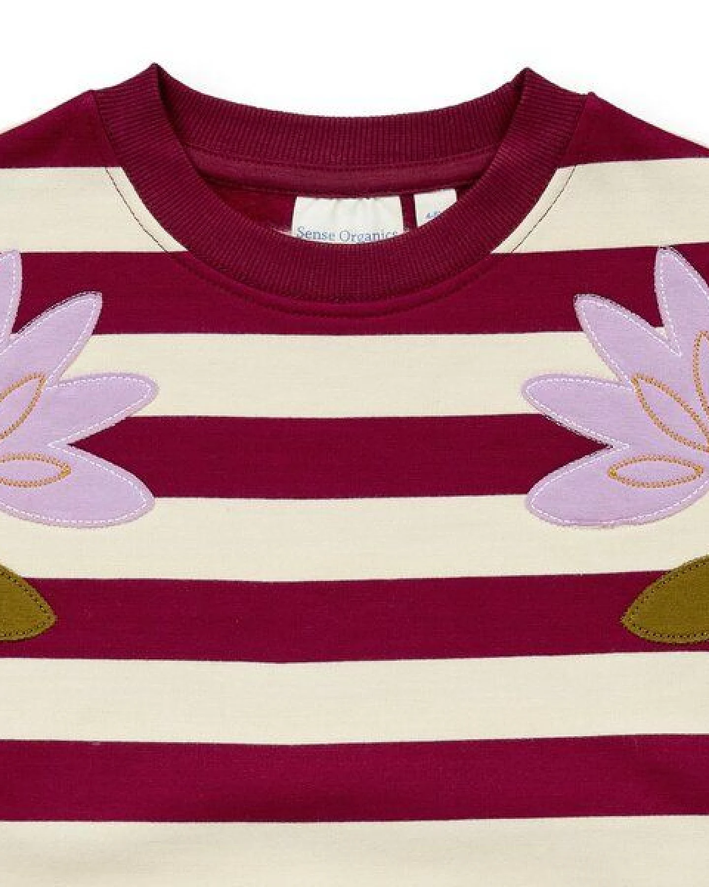 Sense Organics Kinder Sweatshirt in Weinrot-cremeweiß geringelt, Modell DARI – Ansicht 2