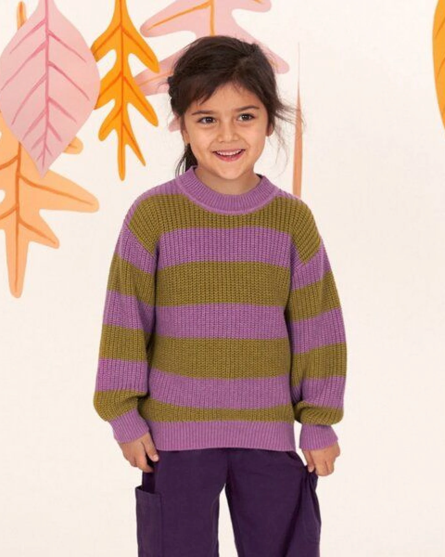 Sense Organics Kinder Strickpullover mit Ringel in Grünteegrün, Modell DELIA – Ansicht 2