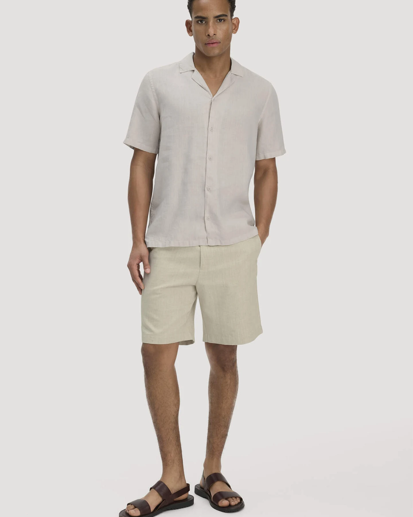 hessnatur Herren Resort Hemd Kurzarm Regular aus Leinen - beige - Größe M (39/40) – Ansicht 2