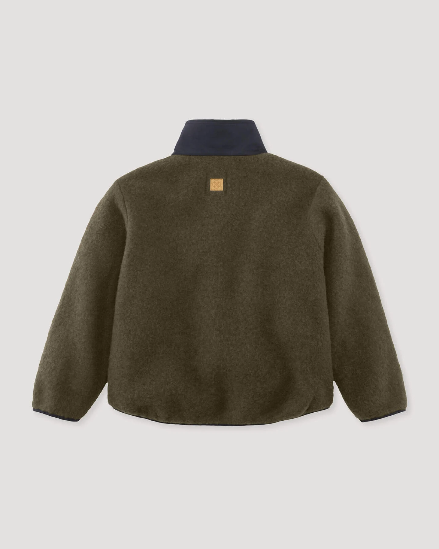 hessnatur Kinder Wollfleecejacke Regular mit Patch aus Schurwolle - grün - Größe 122/128 – Ansicht 2