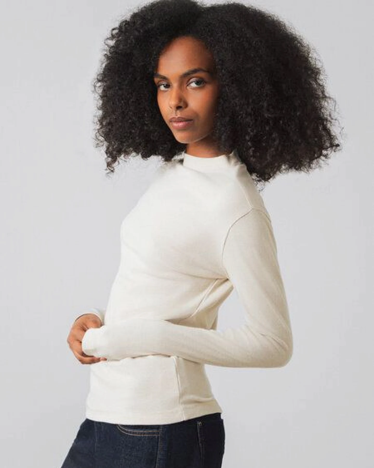 Honest Basics Damen Langarm Shirt mit Stehkragen aus Bio- und recycelter Baumwolle – Ansicht 3
