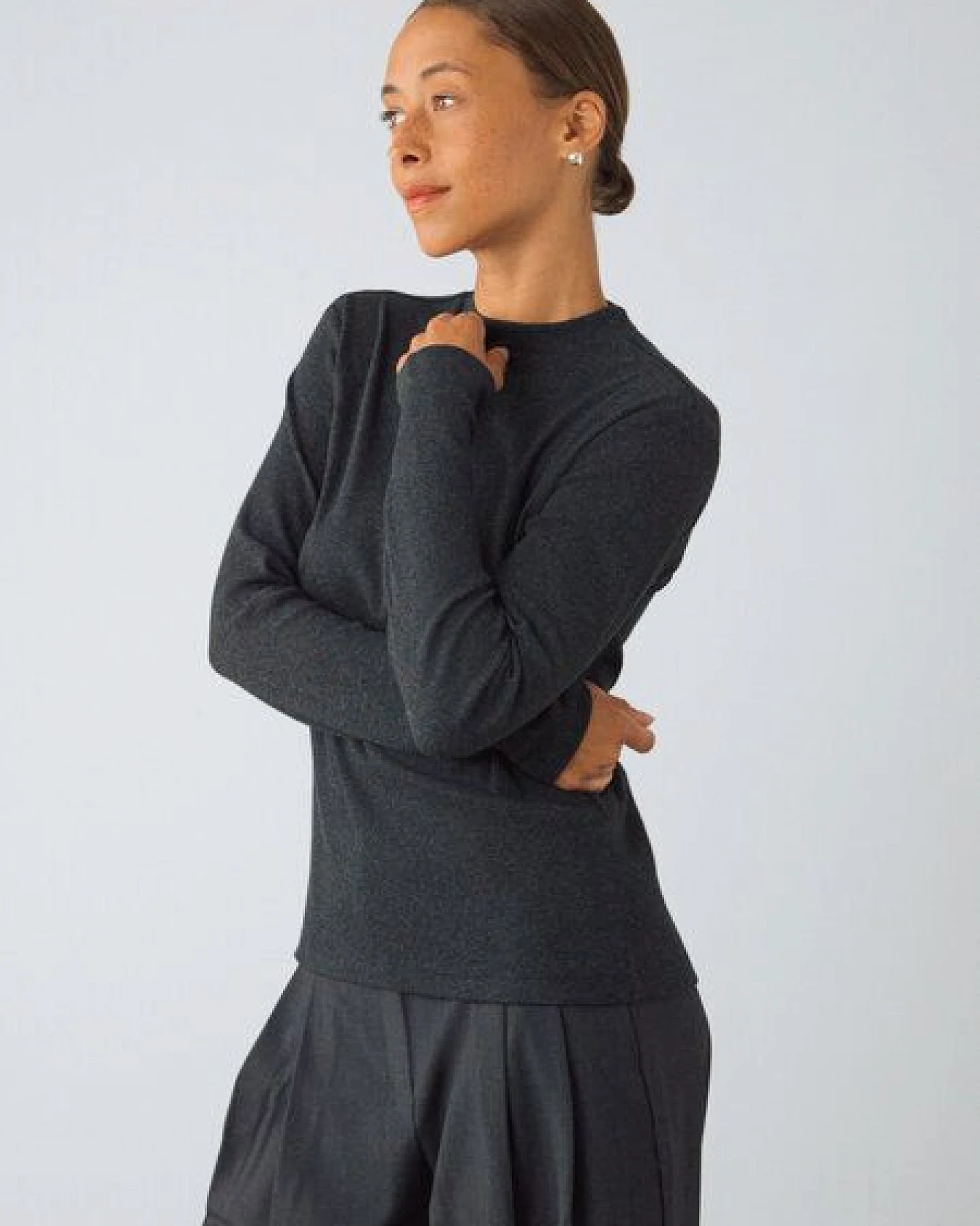 Honest Basics Damen Langarm Shirt mit Stehkragen aus Bio- und recycelter Baumwolle – Ansicht 2