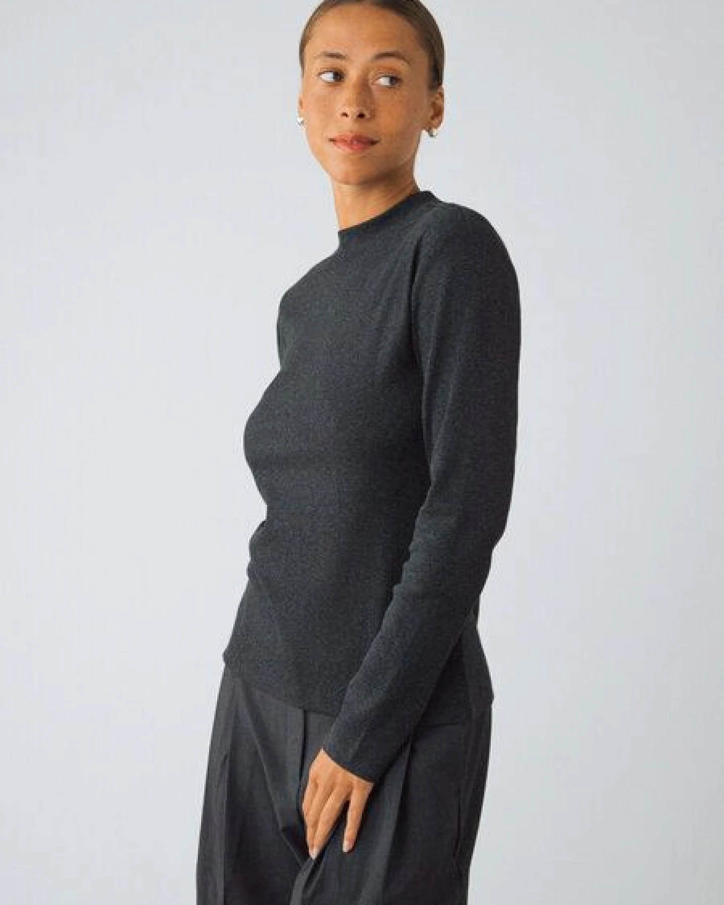 Honest Basics Damen Langarm Shirt mit Stehkragen aus Bio- und recycelter Baumwolle – Ansicht 3