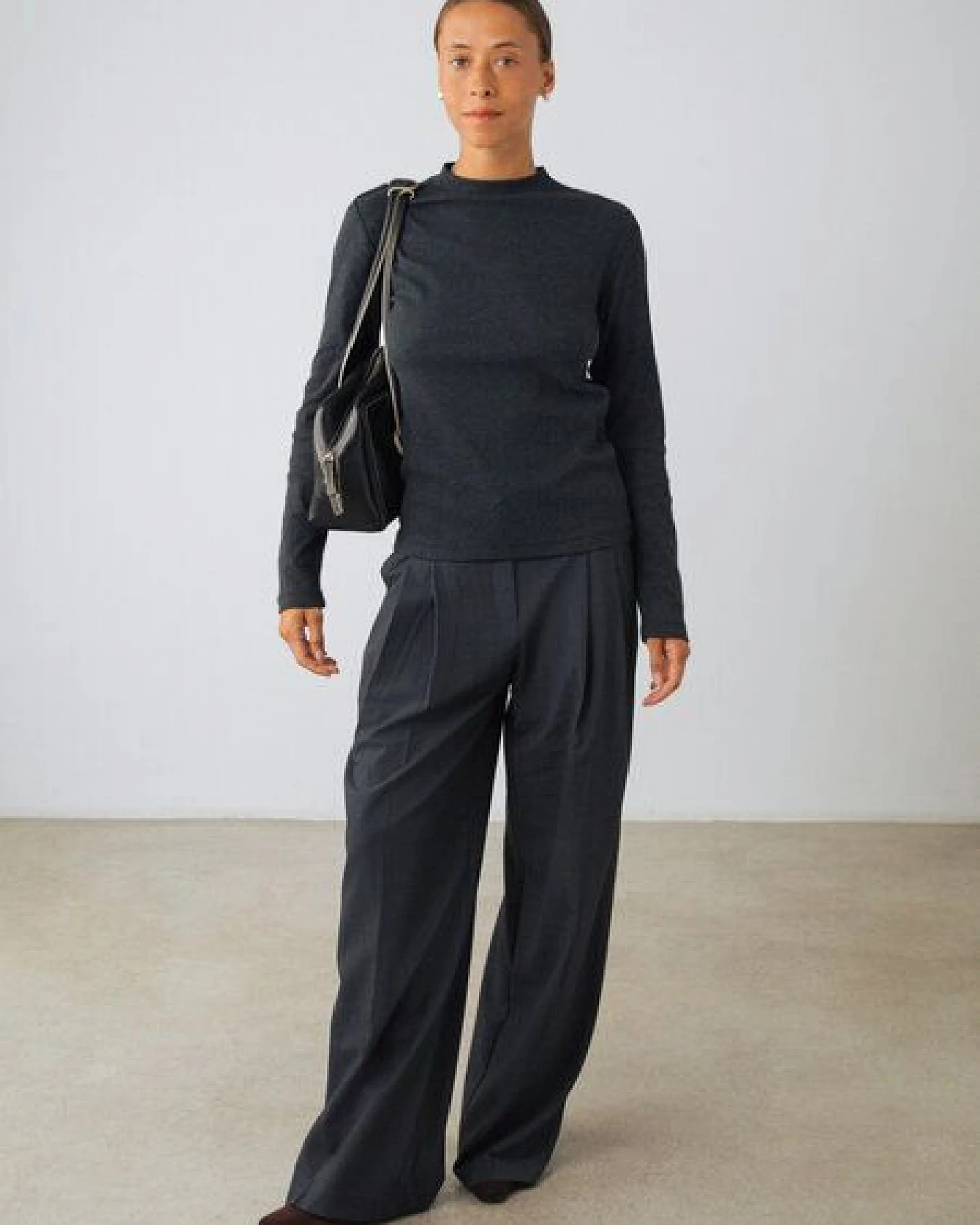Honest Basics Damen Langarm Shirt mit Stehkragen aus Bio- und recycelter Baumwolle – Ansicht 4