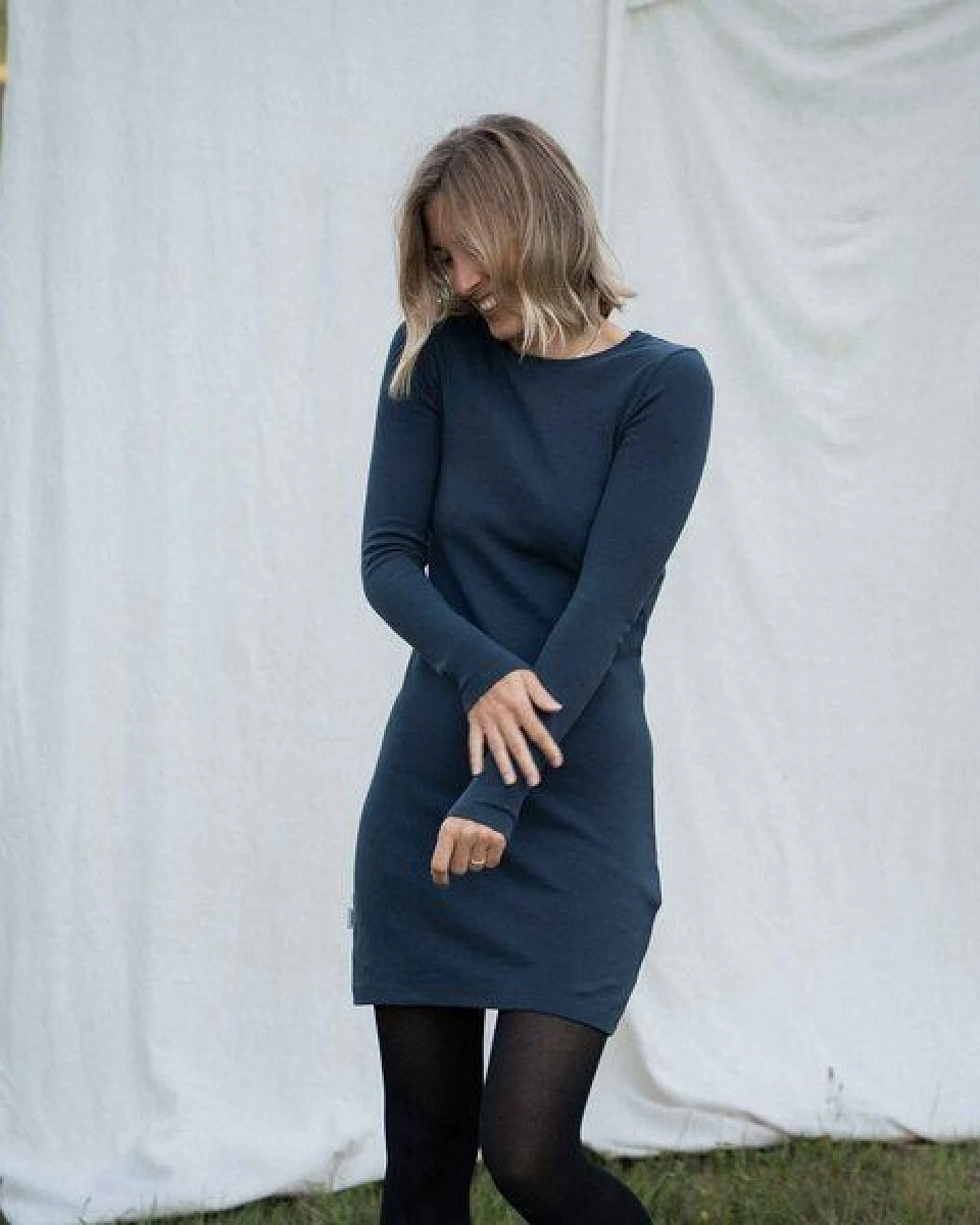 Vresh Clothing Vlora - Langarmkleid aus Biobaumwolle – Ansicht 3